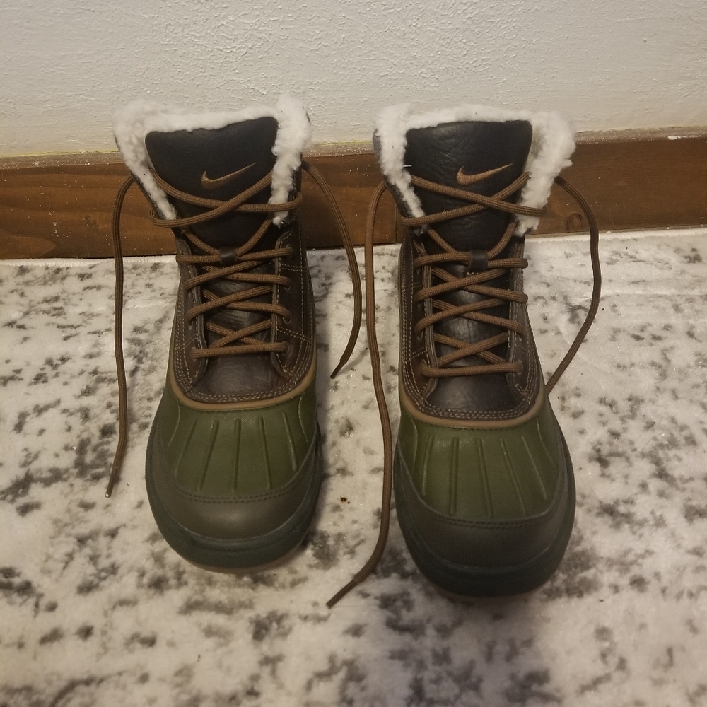 Nike ACG winter boots